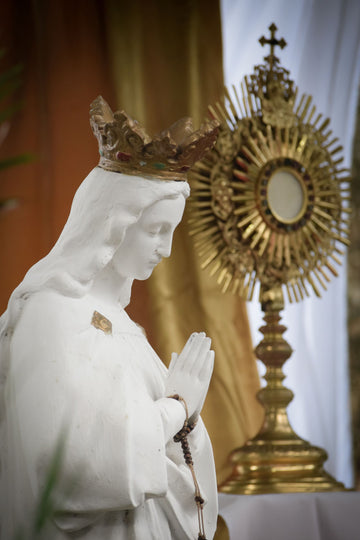 Adoration: The Lord Waits for You
