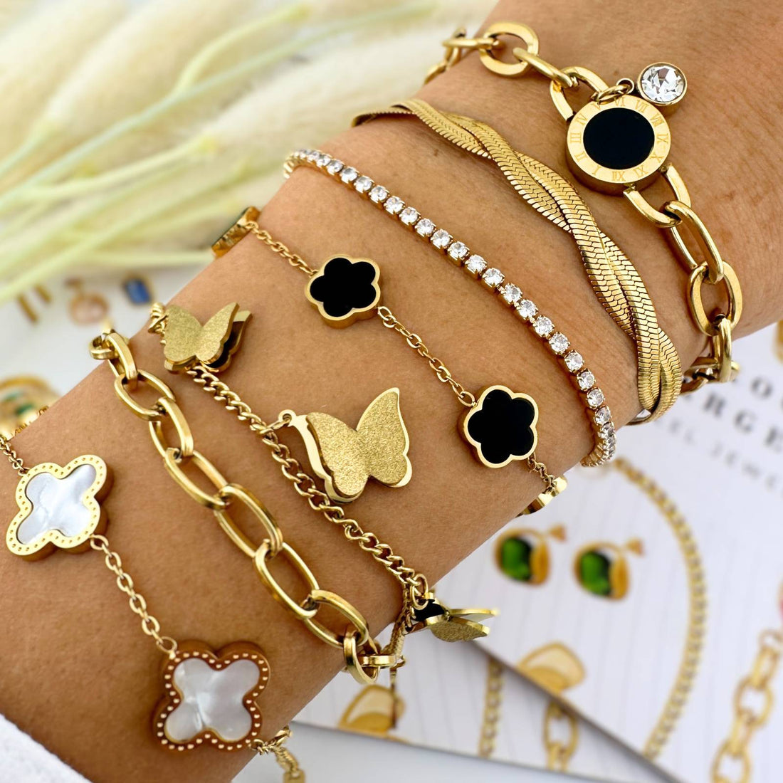 DAINTY Gold Layering Bracelet